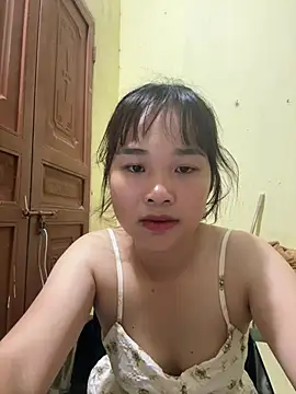 Lili 019 online show from May 13, 2026, 2:35 pm
