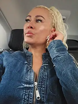 Snapshot of MILFBARBY chatting on September 30, 2025, 7:14 am MILFBARBY online show from September 30, 2025, 7:14 am