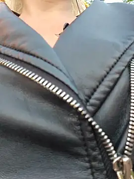 Snapshot of MILFBARBY chatting on October 11, 2025, 7:09 am MILFBARBY online show from October 11, 2025, 7:09 am