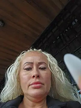 Snapshot of MILFBARBY chatting on October 1, 2025, 7:02 am MILFBARBY online show from October 1, 2025, 7:02 am