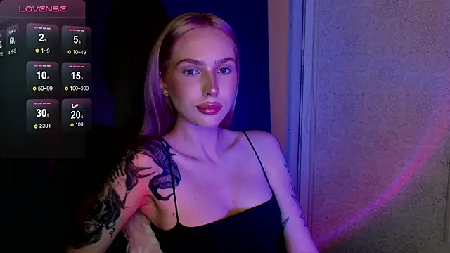 MichelleVelour online show from May 22, 2026, 5:11 pm