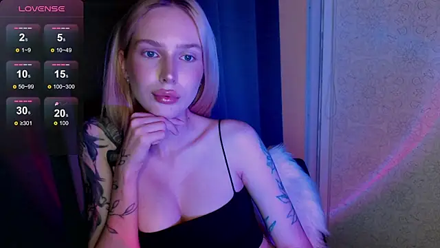MichelleVelour online show from May 19, 2026, 5:09 pm
