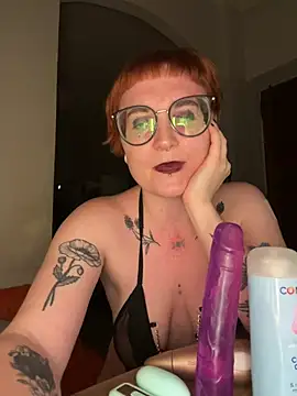Myssevelyn online show from June 25, 2026, 8:25 pm
