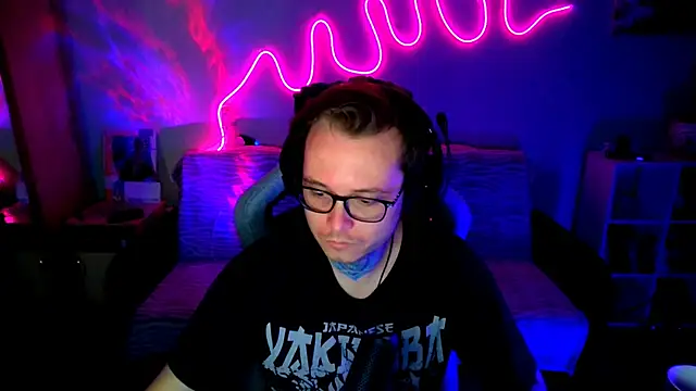 MeLanXolik online show from June 6, 2026, 7:41 pm
