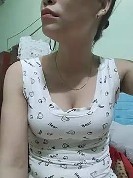 Snapshot of Logii_x chatting on July 8, 2026, 9:54 am Logii x online show from July 8, 2026, 9:54 am