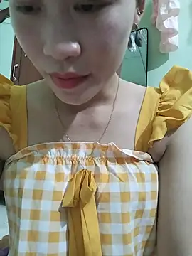 Snapshot of Logii_x chatting on July 6, 2026, 2:46 pm Logii x online show from July 6, 2026, 2:46 pm