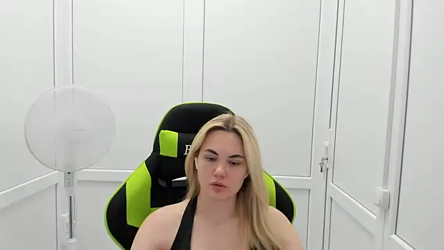 Emma starrs  online show from June 29, 2026, 10:15 am