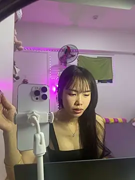 Lov3lily online show from June 6, 2026, 5:23 am
