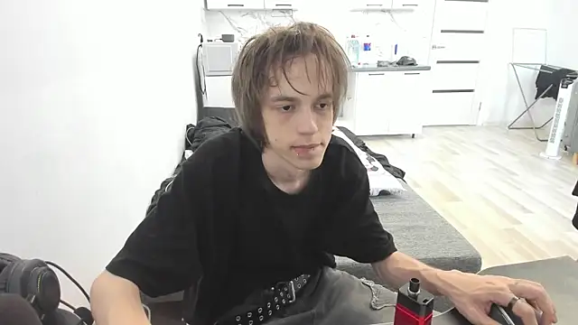 Snapshot of Nolan_Sagee chatting on June 19, 2026, 10:21 am Nolan Sagee online show from June 19, 2026, 10:21 am