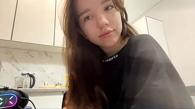 Snapshot of FewerCadre chatting on June 14, 2026, 5:14 pm FewerCadre online show from June 14, 2026, 5:14 pm