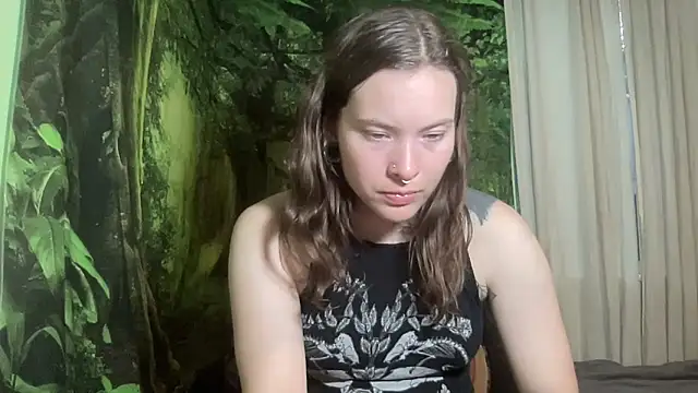 Snapshot of mo0ngoddess chatting on October 11, 2025, 1:39 am mo0ngoddess online show from October 11, 2025, 1:39 am