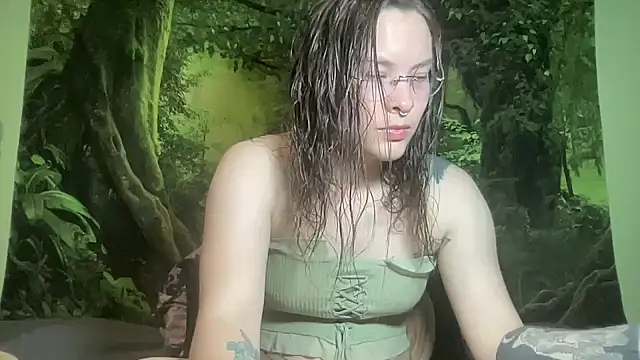 Snapshot of mo0ngoddess chatting on February 25, 2026, 3:51 am mo0ngoddess online show from February 25, 2026, 3:51 am