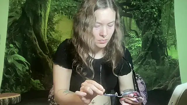 Snapshot of mo0ngoddess chatting on February 26, 2026, 3:50 am mo0ngoddess online show from February 26, 2026, 3:50 am