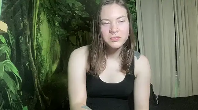 mo0ngoddess online show from February 17, 2025, 2:31 am