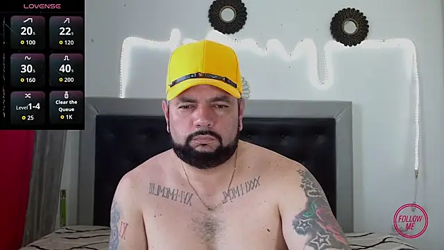 Snapshot of perverseveteranmanxxx chatting on October 5, 2025, 9:27 pm perverseveteranmanxxx online show from October 5, 2025, 9:27 pm