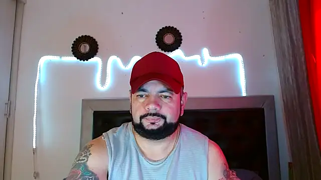 Snapshot of perverseveteranmanxxx chatting on October 1, 2025, 2:10 pm perverseveteranmanxxx online show from October 1, 2025, 2:10 pm