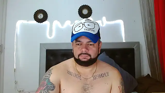 Snapshot of perverseveteranmanxxx chatting on October 10, 2025, 5:08 am perverseveteranmanxxx online show from October 10, 2025, 5:08 am