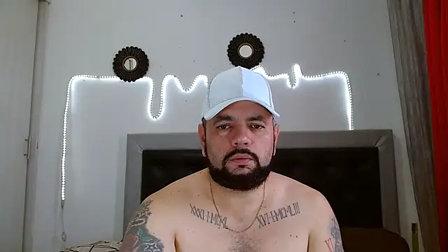 Snapshot of perverseveteranmanxxx chatting on September 23, 2025, 6:15 pm perverseveteranmanxxx online show from September 23, 2025, 6:15 pm