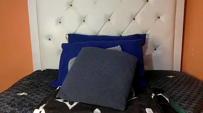 creamyamber online show from January 5, 2025, 2:06 am