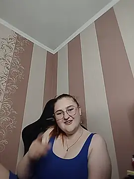 Snapshot of FoxyFlameX chatting on June 2, 2026, 9:09 am FoxyFlameX online show from June 2, 2026, 9:09 am
