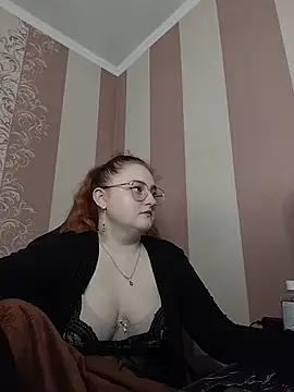 Snapshot of FoxyFlameX chatting on June 10, 2026, 7:53 am FoxyFlameX online show from June 10, 2026, 7:53 am