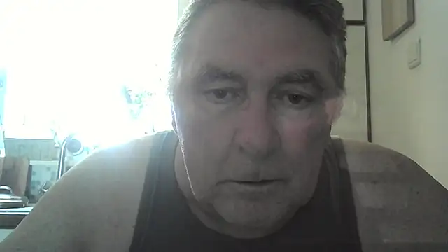 Snapshot of edje59a chatting on July 6, 2026, 7:04 am edje59a online show from July 6, 2026, 7:04 am