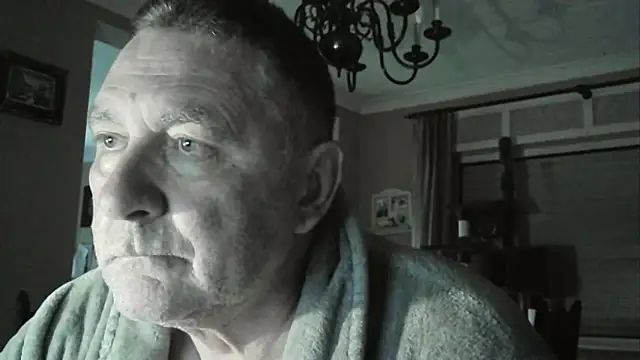 Snapshot of edje59a chatting on October 3, 2025, 6:26 am edje59a online show from October 3, 2025, 6:26 am