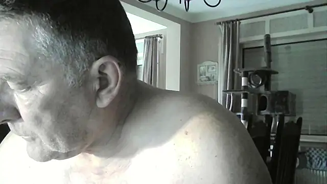 Snapshot of edje59a chatting on October 17, 2025, 7:55 am edje59a online show from October 17, 2025, 7:55 am