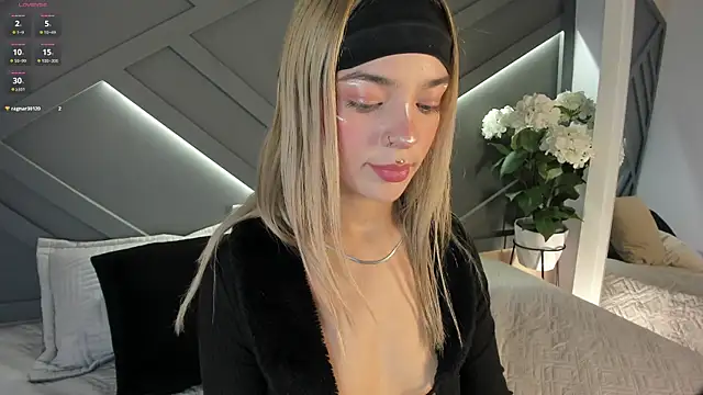 akemi   online show from July 2, 2026, 3:23 am
