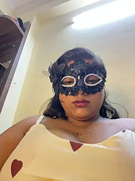 Snapshot of Kitttooo chatting on July 17, 2026, 11:35 pm Kitttooo online show from July 17, 2026, 11:35 pm