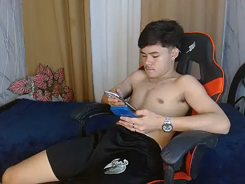 twink dolores online show from June 11, 2026, 2:58 pm