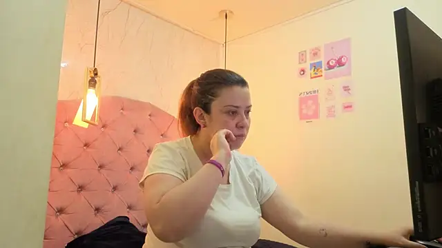 Laady rosse online show from July 11, 2026, 11:54 am