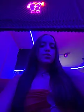 inefavel        online show from May 12, 2026, 11:55 pm