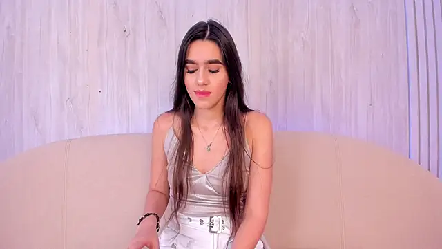 hanna foxi online show from May 20, 2026, 12:24 pm