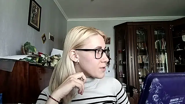 lolkabiolka online show from May 12, 2026, 7:38 am