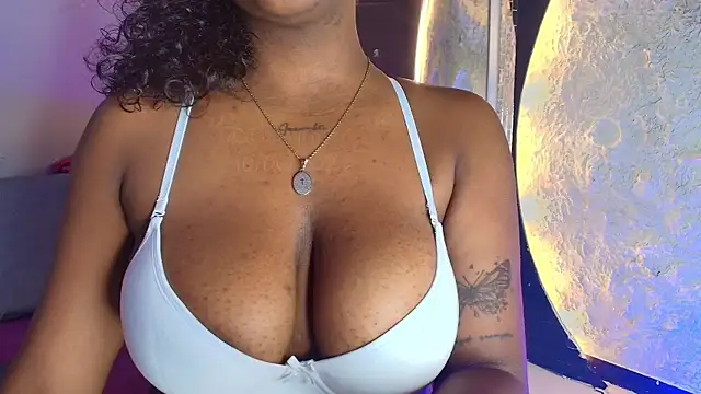 Snapshot of EbonyRose__ chatting on June 10, 2026, 12:06 pm EbonyRose online show from June 10, 2026, 12:06 pm