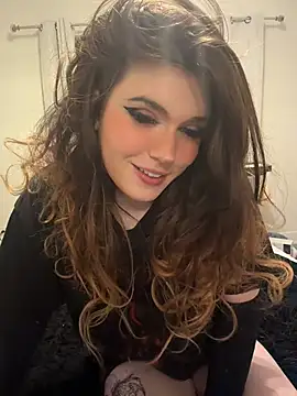cutypiefull online show from June 19, 2026, 2:06 am