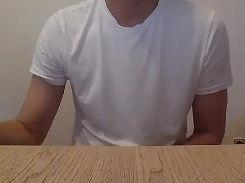 Snapshot of TallHard18 chatting on May 12, 2026, 12:22 pm TallHard18 online show from May 12, 2026, 12:22 pm