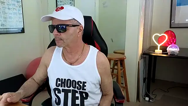 Snapshot of hotdadbod chatting on March 3, 2025, 9:26 pm hotdadbod online show from March 3, 2025, 9:26 pm