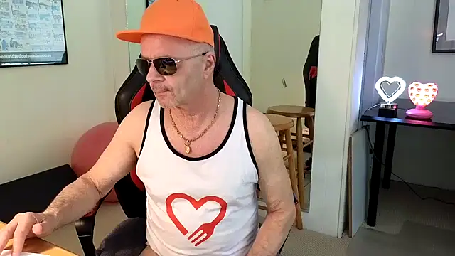 Snapshot of hotdadbod chatting on January 17, 2025, 9:28 pm hotdadbod online show from January 17, 2025, 9:28 pm