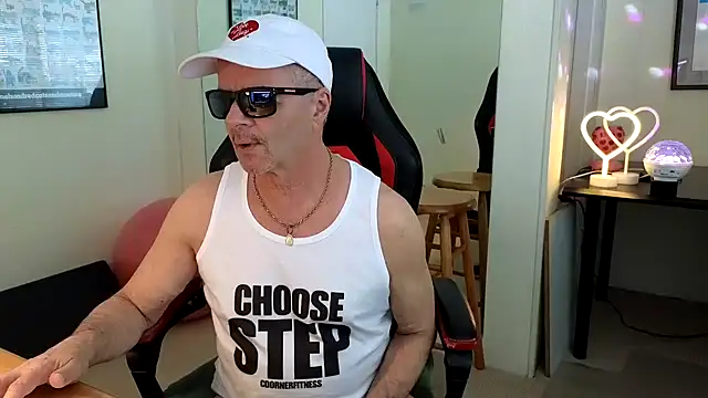 Snapshot of hotdadbod chatting on January 2, 2025, 9:39 pm hotdadbod online show from January 2, 2025, 9:39 pm