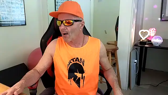 Snapshot of hotdadbod chatting on January 26, 2025, 9:18 pm hotdadbod online show from January 26, 2025, 9:18 pm