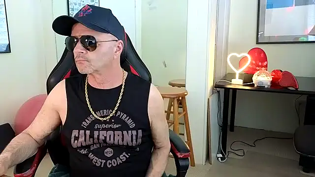 Snapshot of hotdadbod chatting on March 6, 2025, 9:31 pm hotdadbod online show from March 6, 2025, 9:31 pm
