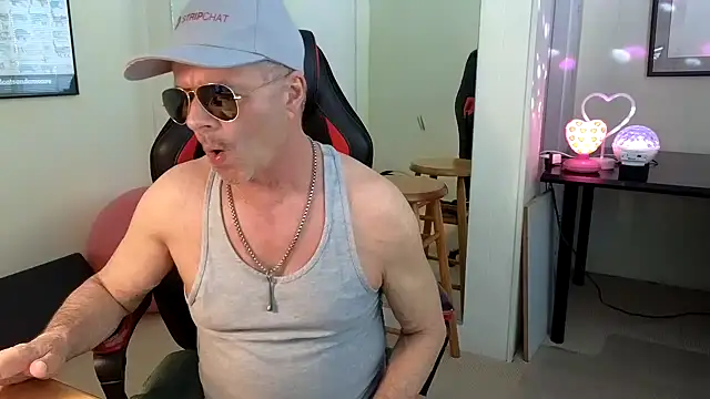 Snapshot of hotdadbod chatting on January 8, 2025, 9:34 pm hotdadbod online show from January 8, 2025, 9:34 pm