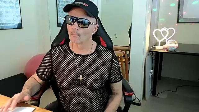 Snapshot of hotdadbod chatting on February 10, 2025, 9:25 pm hotdadbod online show from February 10, 2025, 9:25 pm