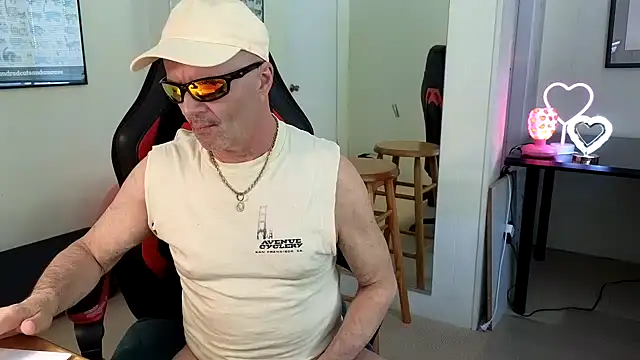 Snapshot of hotdadbod chatting on February 5, 2025, 9:40 pm hotdadbod online show from February 5, 2025, 9:40 pm