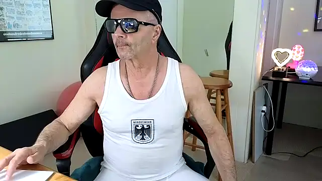 Snapshot of hotdadbod chatting on January 24, 2025, 9:37 pm hotdadbod online show from January 24, 2025, 9:37 pm