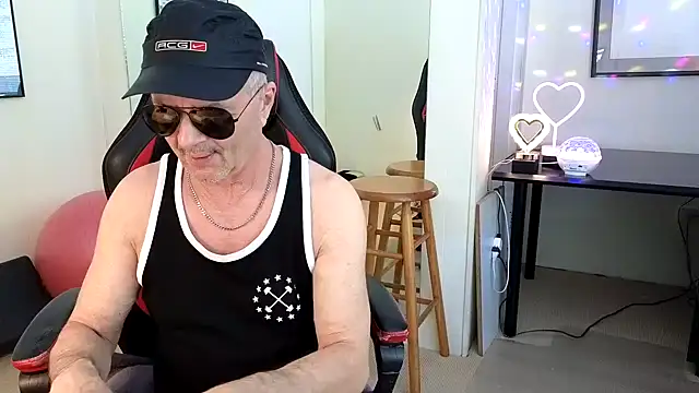 Snapshot of hotdadbod chatting on January 27, 2025, 9:33 pm hotdadbod online show from January 27, 2025, 9:33 pm