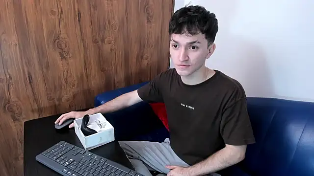 kavencastro online show from June 11, 2026, 3:25 am