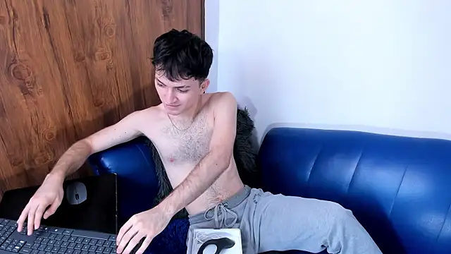 kavencastro online show from June 10, 2026, 1:29 am